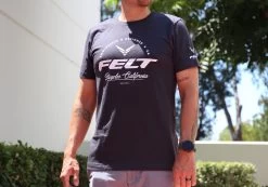 Felt Bicycles Classique Dark Grey T-Shirt | Men's 5 Felt Bicycles Classique Dark Grey T-Shirt | Men's -Cycle Gear Shop Felt T Shirt Classique Grey Men 02